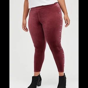 TORRID Platinum Velvet Pearl Leggings NWT